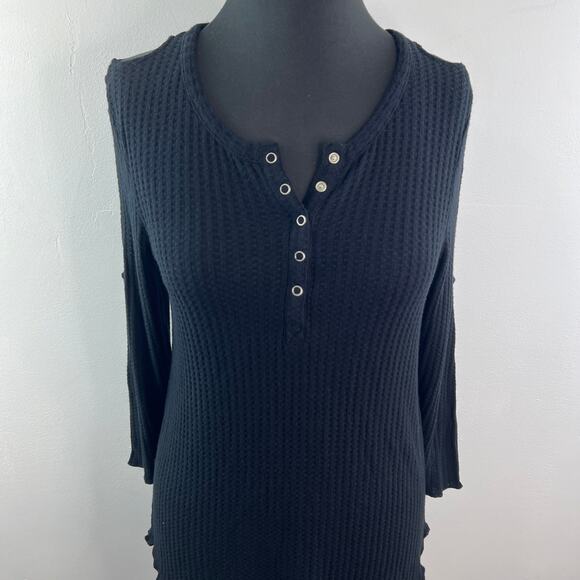 ChaSer True Black Top Henley Neck 3/4 Sleeve Double Cold Shoulder Sz Medium NEW - Picture 3 of 11